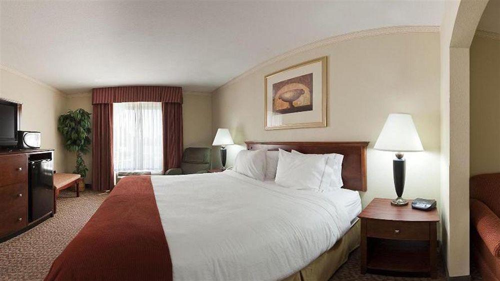 Holiday Inn Express Breaux Bridge By Ihg Henderson Екстер'єр фото