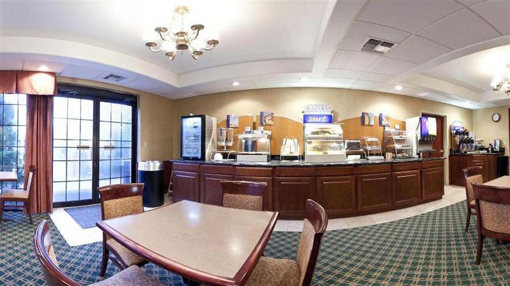 Holiday Inn Express Breaux Bridge By Ihg Henderson Екстер'єр фото